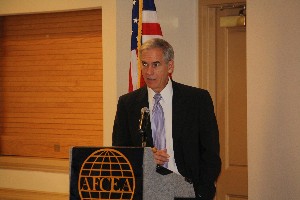 Jim Seligman, chief information office, Center for Disease Control, addresses chapter members at the September luncheon on details of managing the health organization's information technology program.